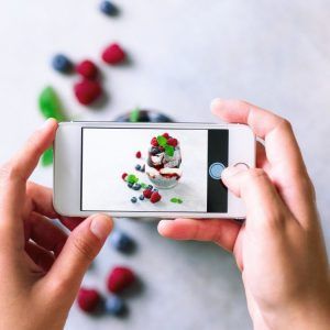 foto con iphone desayuno- mejor hora para publicar en instagram - BTODigital